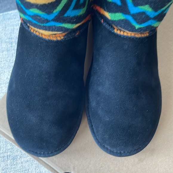 UGG/PENDLETON LIKE NEW BOOTS SIZE 8 - Picture 12 of 15